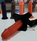 STRAP-ON COM PRÓTESE AROMÁTICA
