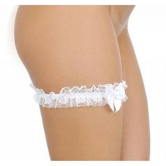 PERSEX DE RENDA E LAÇO BRANCO